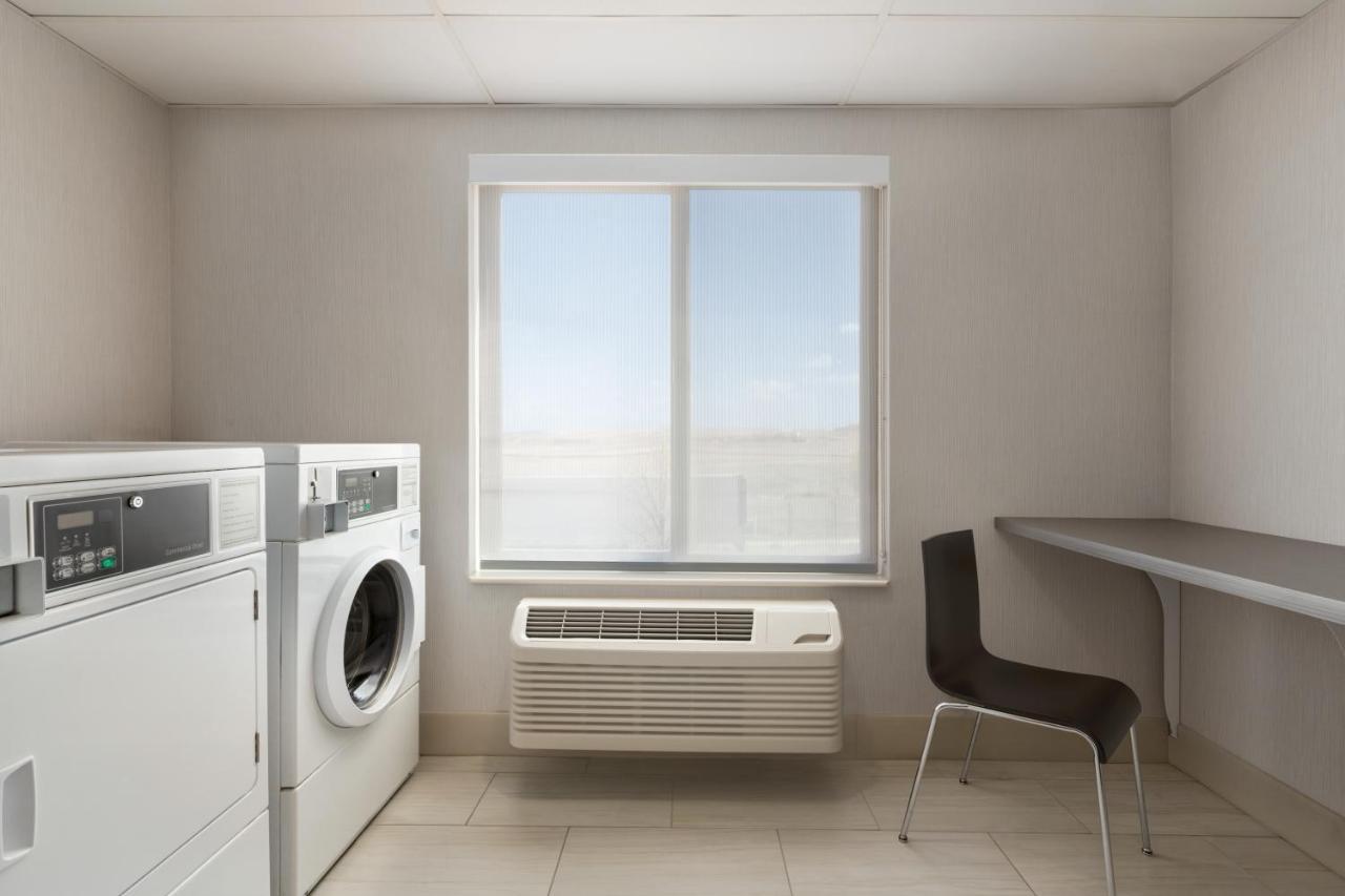 Holiday Inn Express & Suites Denver Airport By Ihg Esterno foto