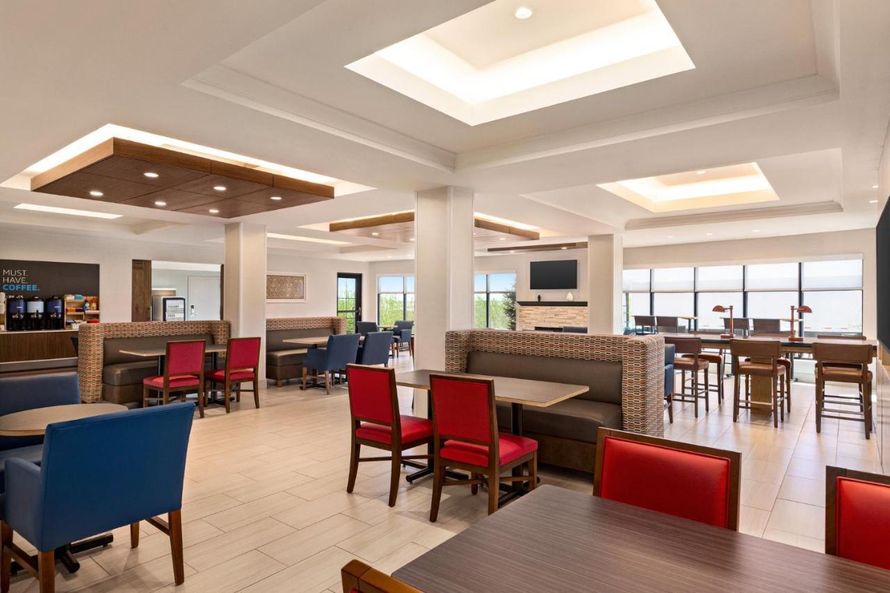 Holiday Inn Express & Suites Denver Airport By Ihg Esterno foto