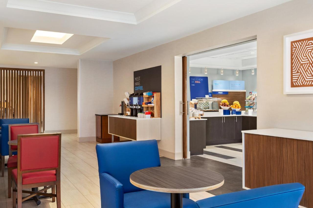 Holiday Inn Express & Suites Denver Airport By Ihg Esterno foto