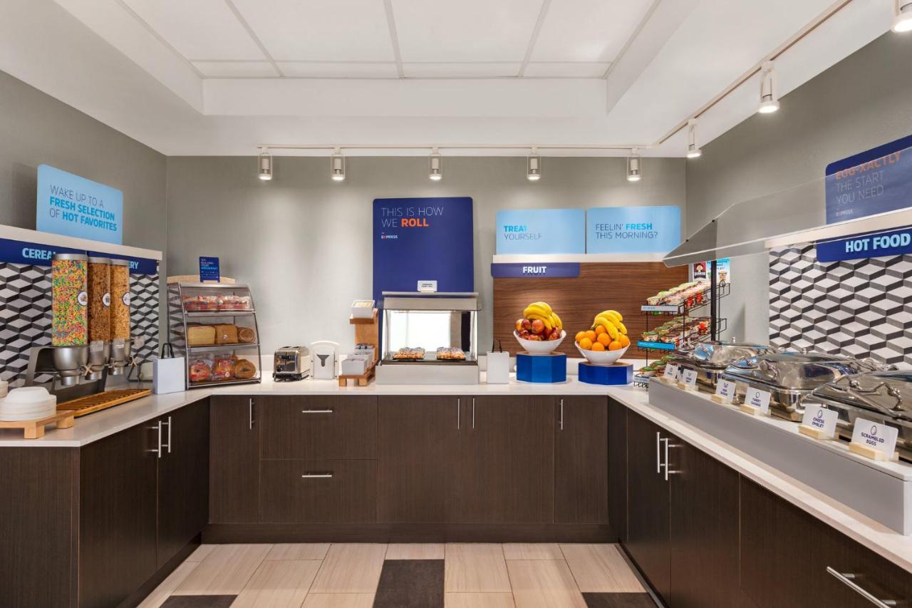 Holiday Inn Express & Suites Denver Airport By Ihg Esterno foto