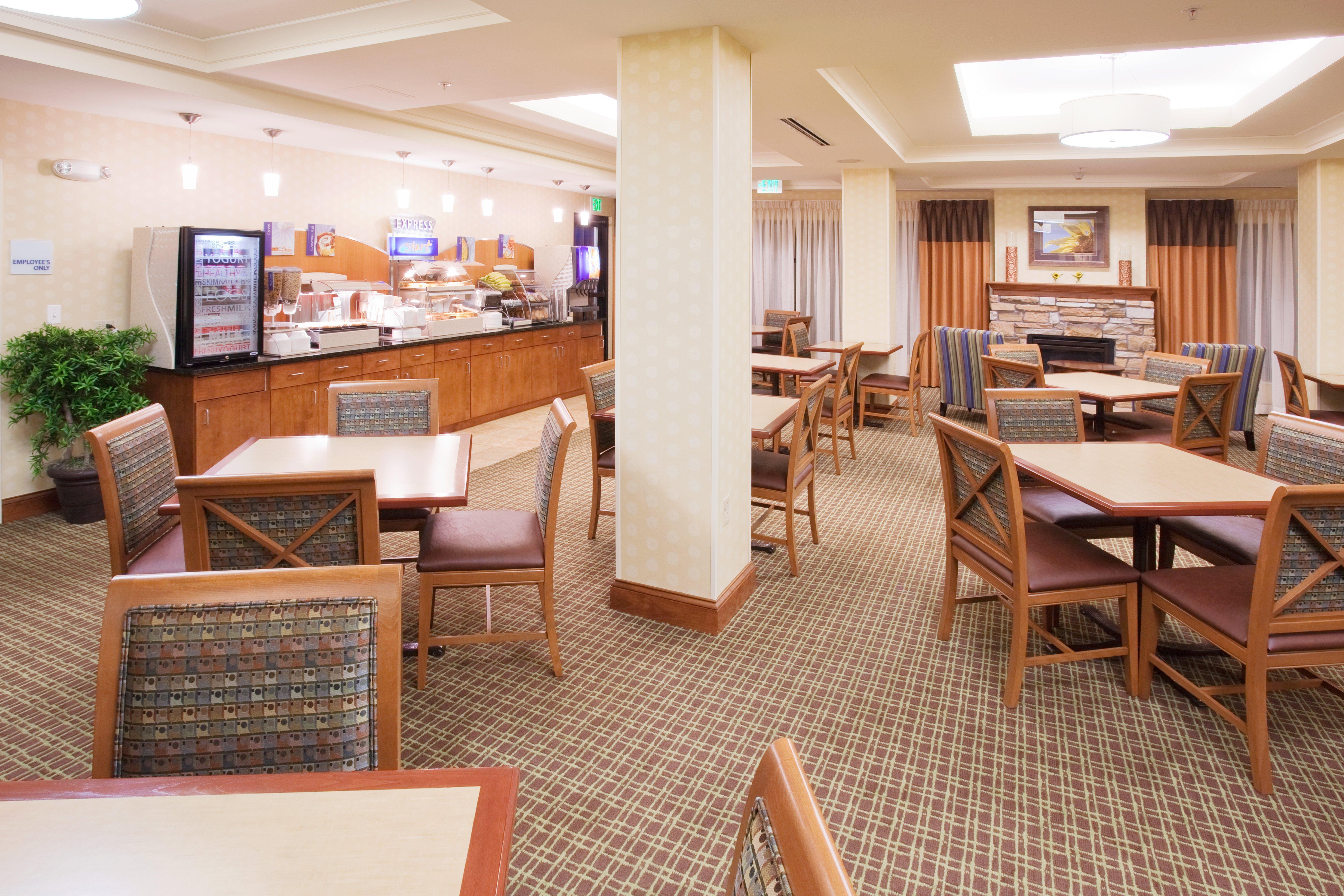Holiday Inn Express & Suites Denver Airport By Ihg Esterno foto